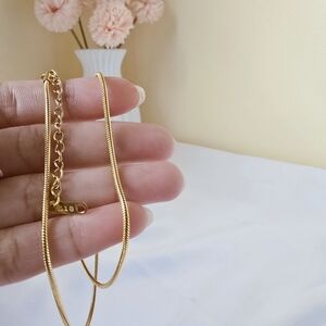 🏷NEW Sleek Gold Necklace for Women